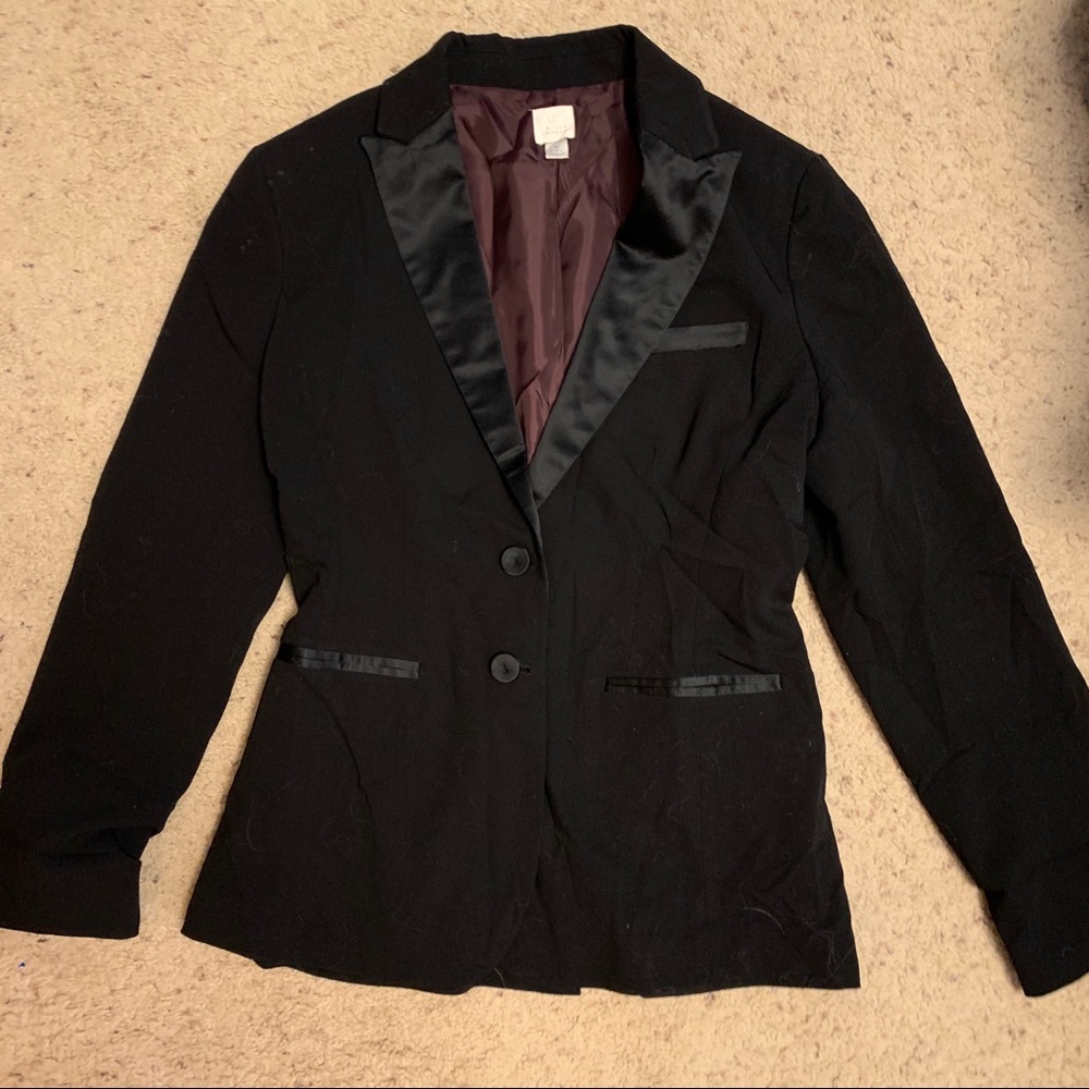 Like New women’s Tuxedo Jacket.